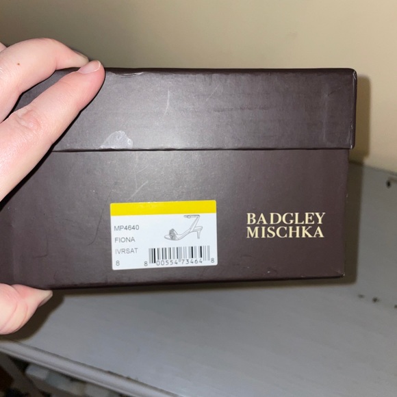 Short heels - Picture 6 of 6